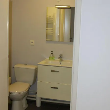 아파트 With Terrace Near The Sea *