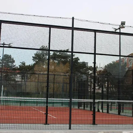 아파트 With Terrace Near The Sea